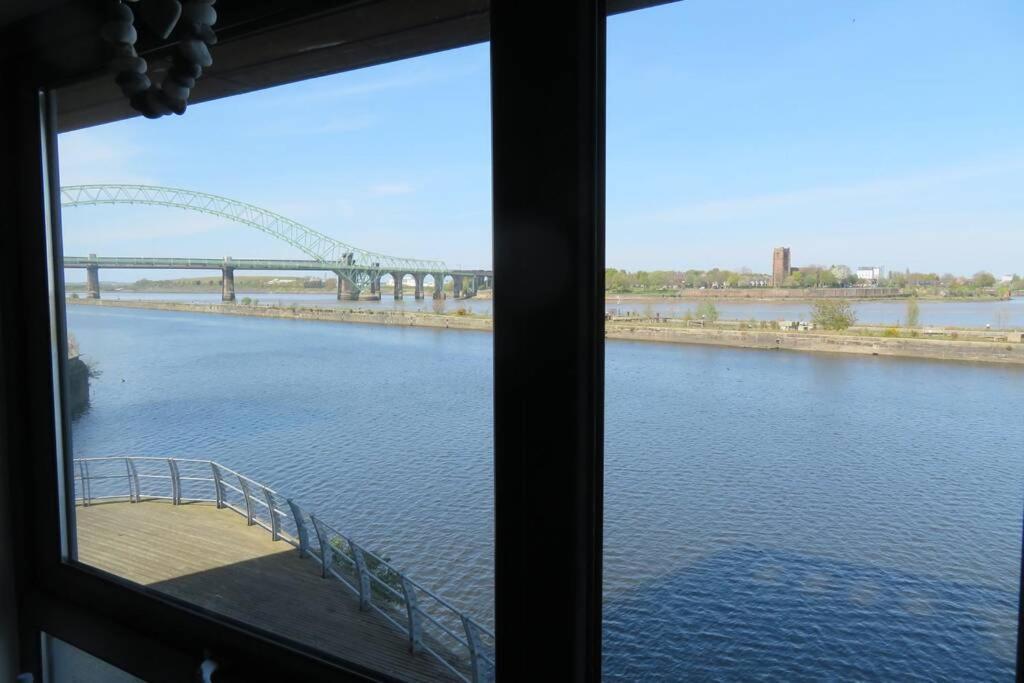 Home From Home With Fantastic Views 2 Runcorn Eksteriør billede
